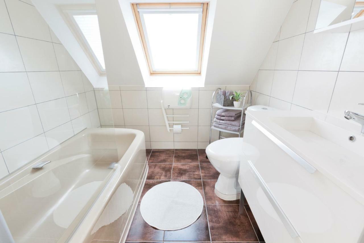 Appartement Donna Rhinau Eksteriør bilde